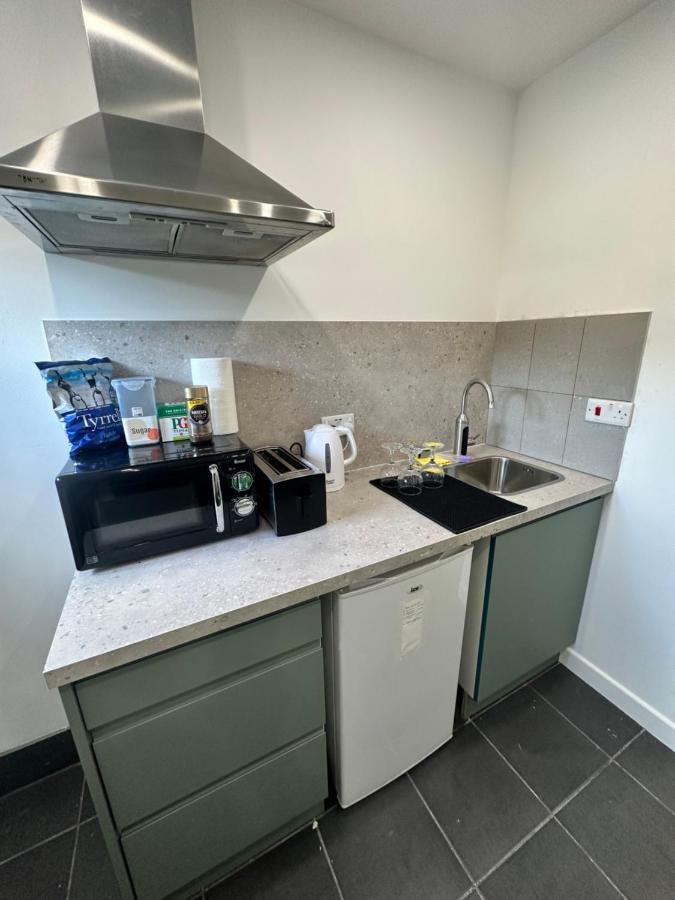 Modern Flat In Central Egham By Windsor Castle, Staines-Upon-Thames And Heathrow Airport 외부 사진