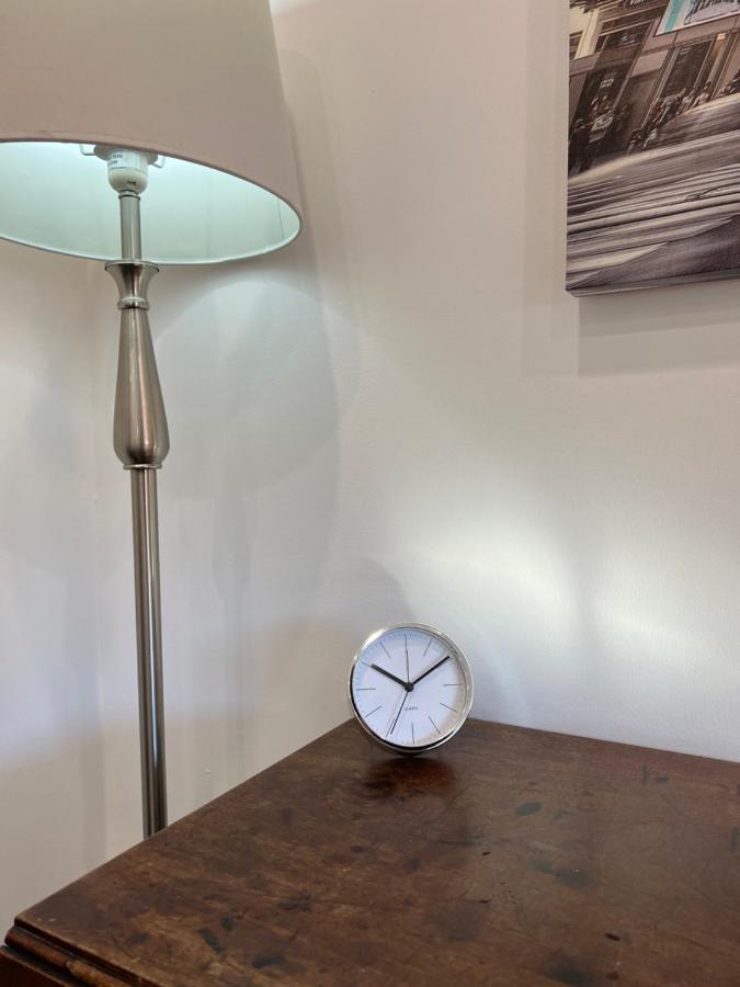 Modern Flat In Central Egham By Windsor Castle, Staines-Upon-Thames And Heathrow Airport 외부 사진