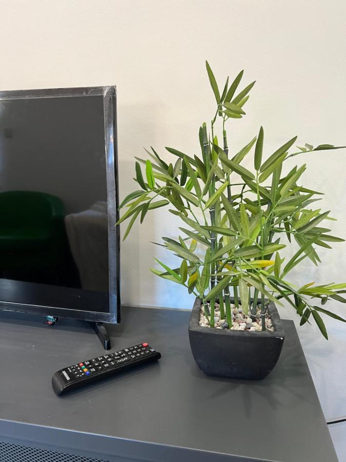 Modern Flat In Central Egham By Windsor Castle, Staines-Upon-Thames And Heathrow Airport 외부 사진