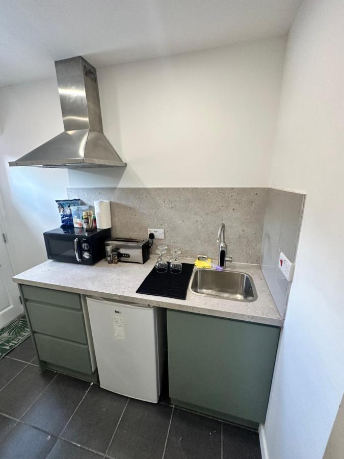 Modern Flat In Central Egham By Windsor Castle, Staines-Upon-Thames And Heathrow Airport 외부 사진
