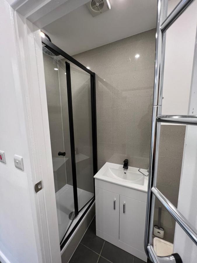 Modern Flat In Central Egham By Windsor Castle, Staines-Upon-Thames And Heathrow Airport 외부 사진