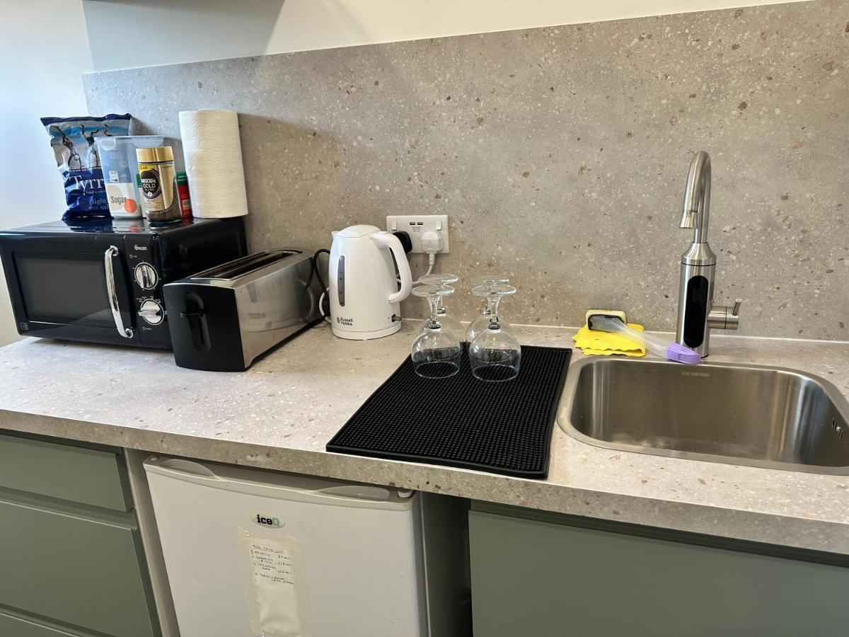 Modern Flat In Central Egham By Windsor Castle, Staines-Upon-Thames And Heathrow Airport 외부 사진