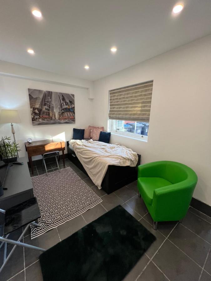 Modern Flat In Central Egham By Windsor Castle, Staines-Upon-Thames And Heathrow Airport 외부 사진